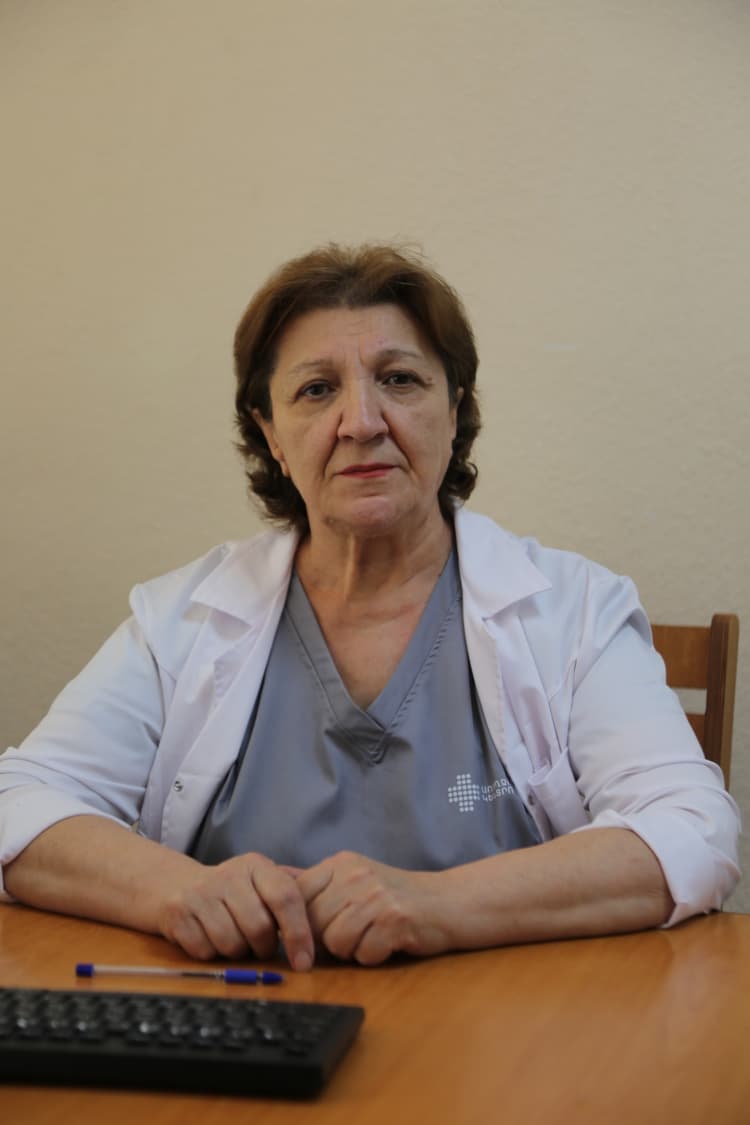 Կարապետյան Կարինե